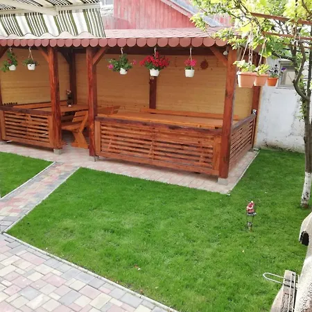 منزل للإقامة Vila Florenzo *